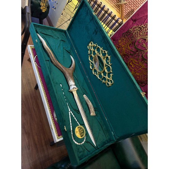 Emsalsiz ve tek geyik boynuzu dizayn